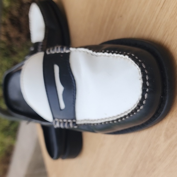 G.H. Bass & Co.Weejuns Black and White Mules Size 7 - Picture 6 of 11